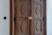 Barokní dveře po restaurování.