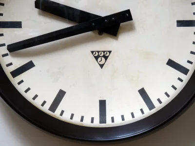 Industrial clock