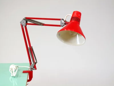 Lampa industriální