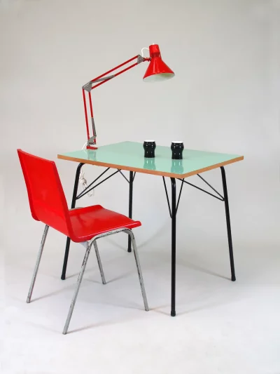 Lampa industriální