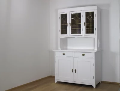 Kredenc renovace