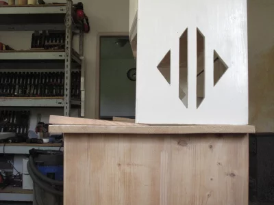 Kredenc renovace